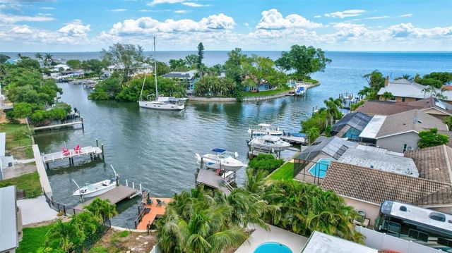 4417 TROUT DRIVE SE, St Petersburg, FL 33705