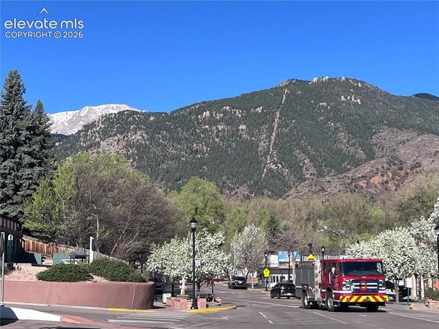 125 Ruxton Avenue R, Manitou Springs, CO 80829