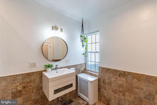 2927 CAMBRIDGE ST, Philadelphia, PA 19130