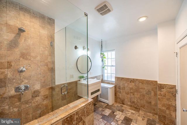 2927 CAMBRIDGE ST, Philadelphia, PA 19130