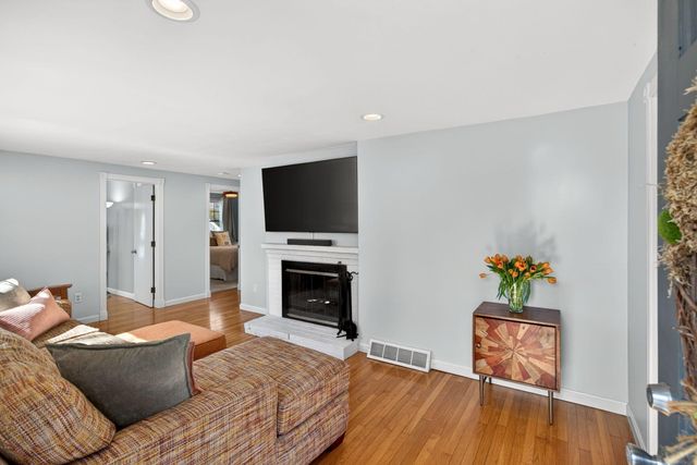 3 Januit Street, Sandwich, MA 02563