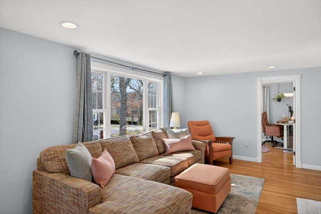 3 Januit Street, Sandwich, MA 02563