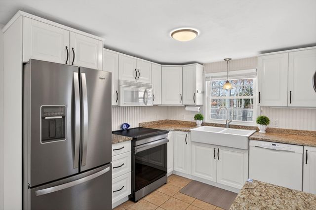 3 Januit Street, Sandwich, MA 02563