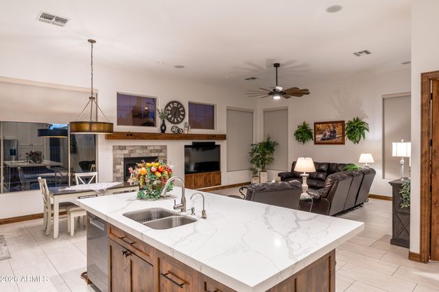 2040 N WOODRUFF --, Mesa, AZ 85207