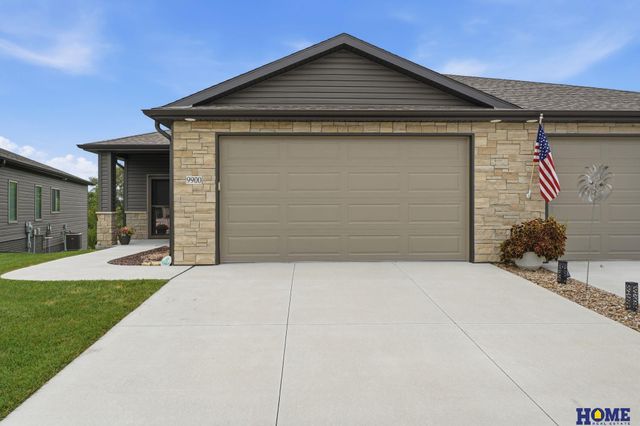 9900 Del Rio Drive, Lincoln, NE 68516