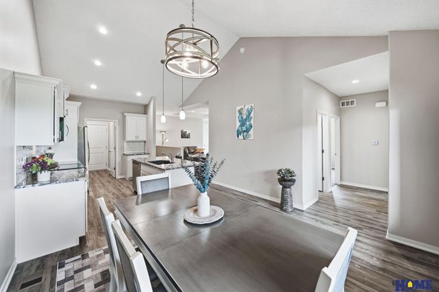 9900 Del Rio Drive, Lincoln, NE 68516