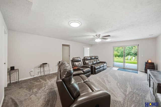 9900 Del Rio Drive, Lincoln, NE 68516