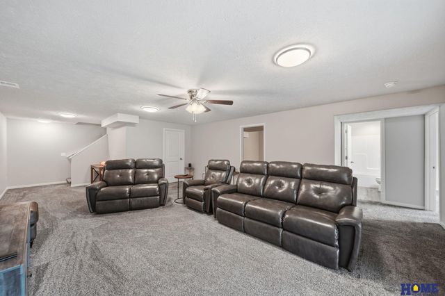9900 Del Rio Drive, Lincoln, NE 68516