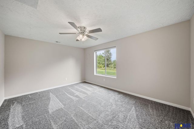 9900 Del Rio Drive, Lincoln, NE 68516