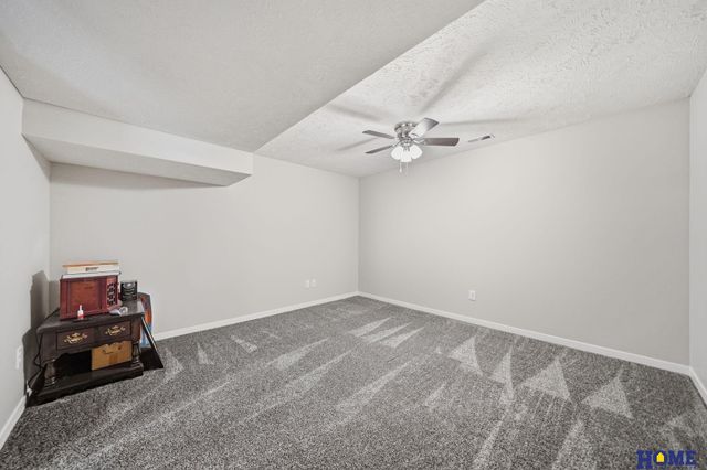9900 Del Rio Drive, Lincoln, NE 68516