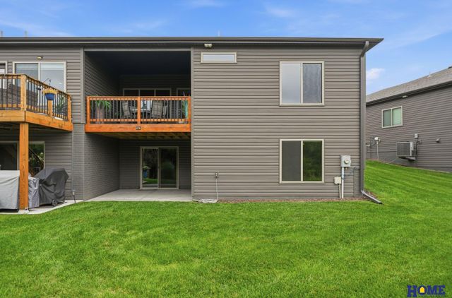 9900 Del Rio Drive, Lincoln, NE 68516