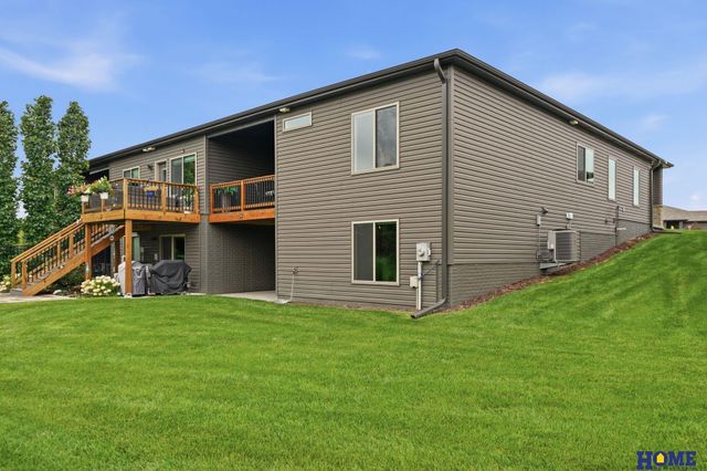 9900 Del Rio Drive, Lincoln, NE 68516