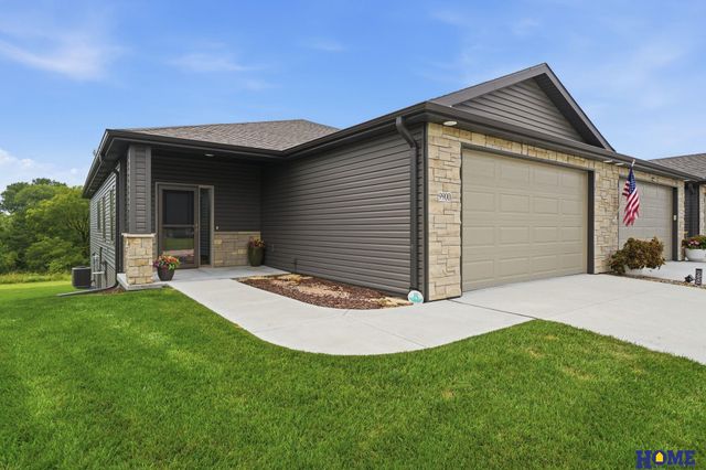9900 Del Rio Drive, Lincoln, NE 68516