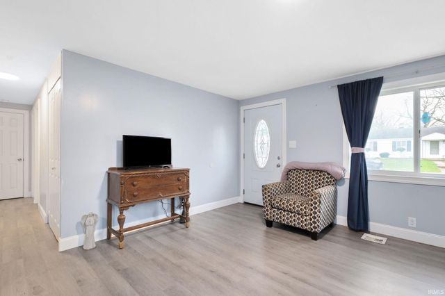803 Dover Drive, South Bend, IN 46614