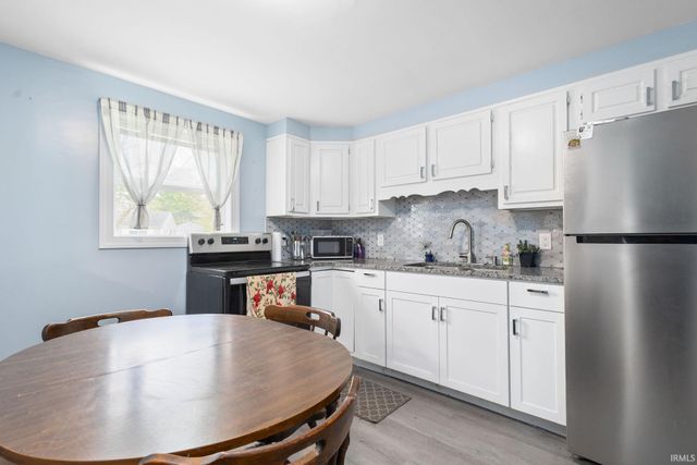 803 Dover Drive, South Bend, IN 46614