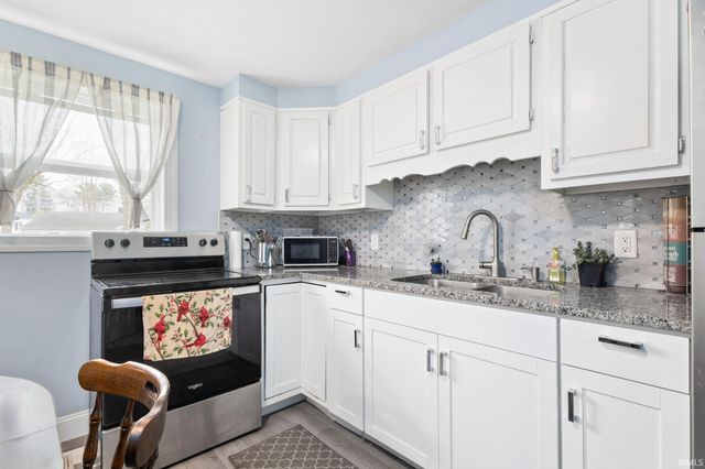 803 Dover Drive, South Bend, IN 46614