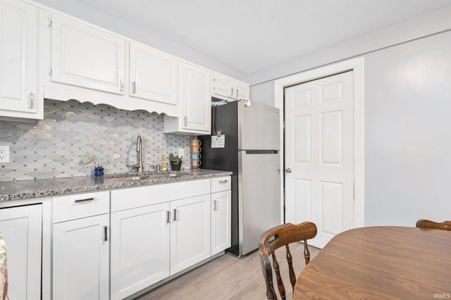 803 Dover Drive, South Bend, IN 46614