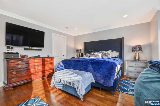 25 Skymark Court, Upper Saddle River, NJ 07458