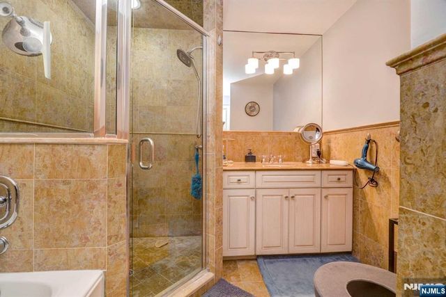 25 Skymark Court, Upper Saddle River, NJ 07458