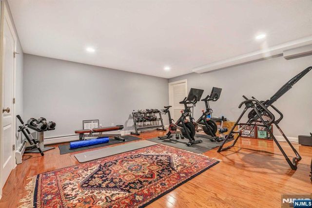 25 Skymark Court, Upper Saddle River, NJ 07458