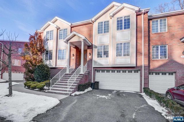 25 Skymark Court, Upper Saddle River, NJ 07458