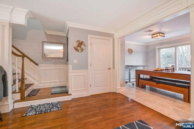 25 Skymark Court, Upper Saddle River, NJ 07458