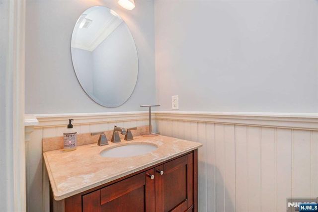 25 Skymark Court, Upper Saddle River, NJ 07458