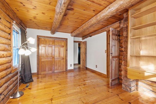 43 Greenville Rd, Townsend, MA 01474