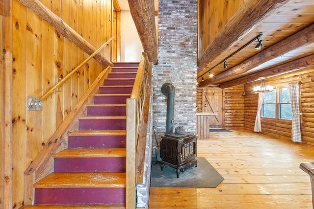 43 Greenville Rd, Townsend, MA 01474