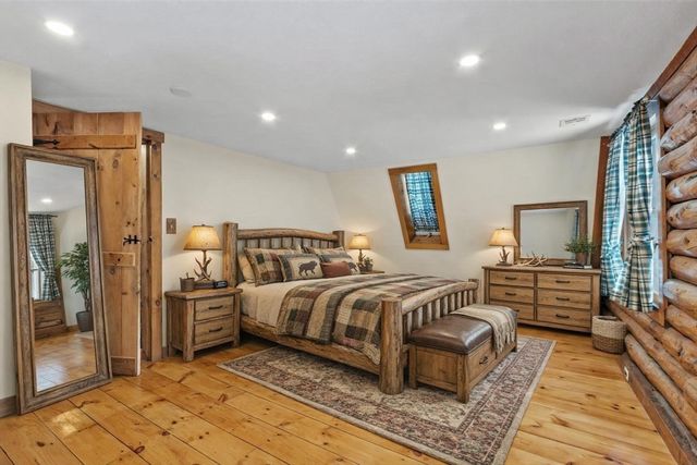 43 Greenville Rd, Townsend, MA 01474