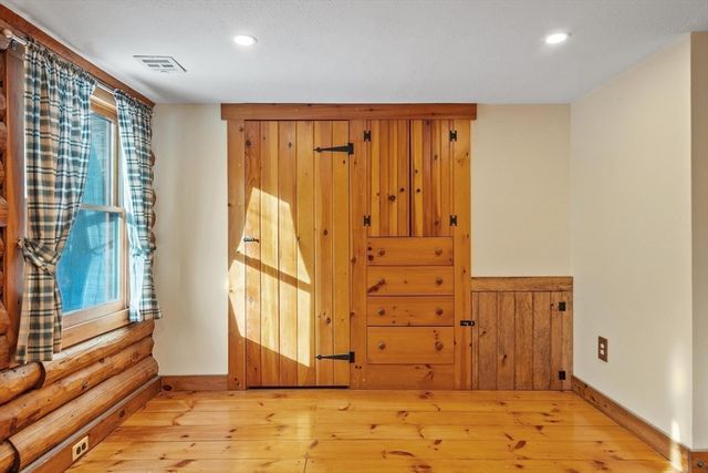 43 Greenville Rd, Townsend, MA 01474