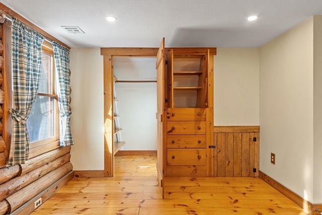 43 Greenville Rd, Townsend, MA 01474