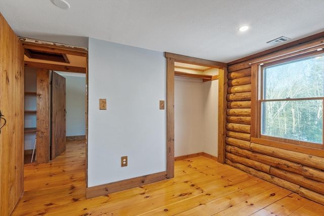 43 Greenville Rd, Townsend, MA 01474