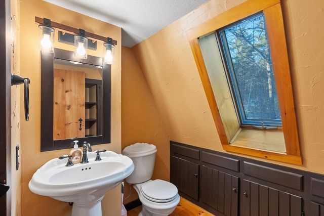 43 Greenville Rd, Townsend, MA 01474