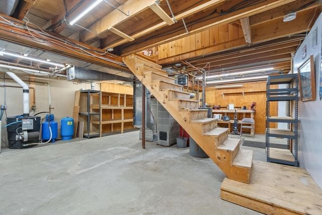 43 Greenville Rd, Townsend, MA 01474