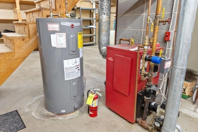 43 Greenville Rd, Townsend, MA 01474