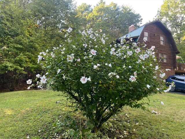 43 Greenville Rd, Townsend, MA 01474