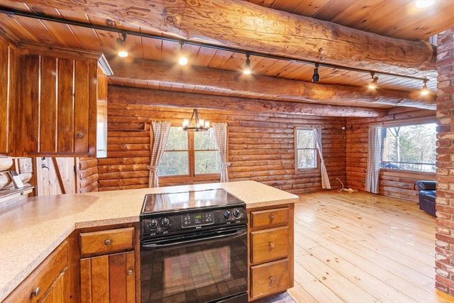 43 Greenville Rd, Townsend, MA 01474