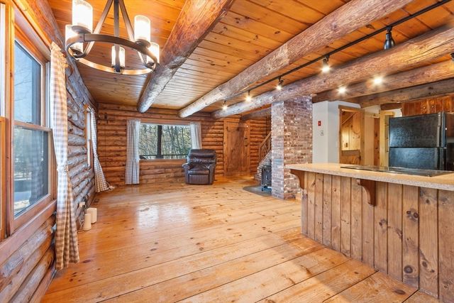 43 Greenville Rd, Townsend, MA 01474