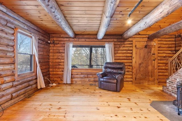 43 Greenville Rd, Townsend, MA 01474