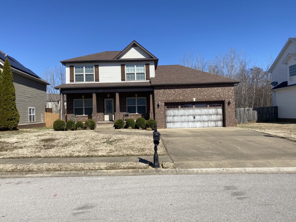 1313 Allmon Dr, Clarksville, TN 37042
