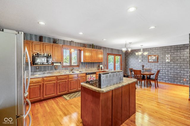 1802 N Ewing Street, Seymour, IN 47274