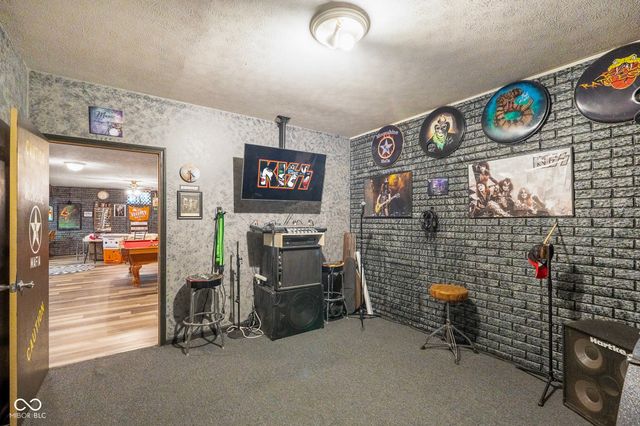 1802 N Ewing Street, Seymour, IN 47274