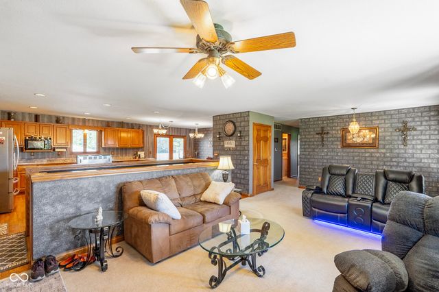 1802 N Ewing Street, Seymour, IN 47274