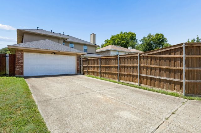 2305 Buckeye Drive, Mesquite, TX 75181