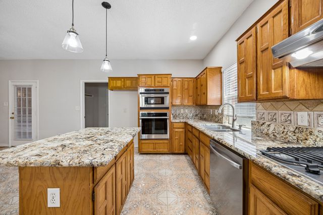 2305 Buckeye Drive, Mesquite, TX 75181