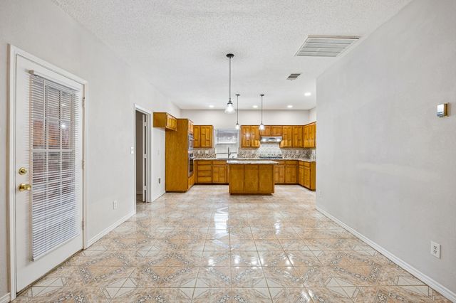 2305 Buckeye Drive, Mesquite, TX 75181