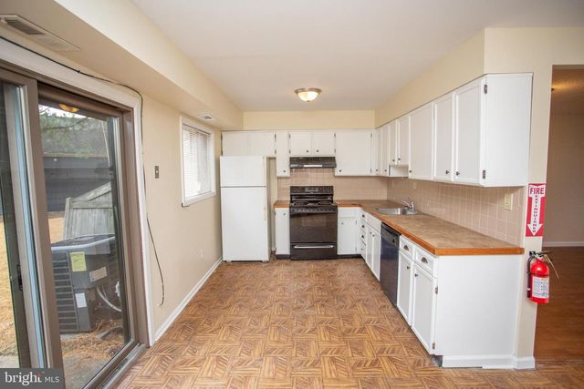 11 DOVER DR, Lindenwold, NJ 08021