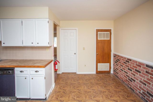 11 DOVER DR, Lindenwold, NJ 08021