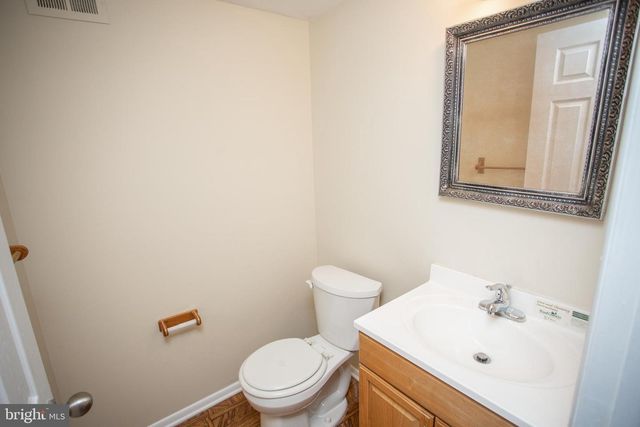 11 DOVER DR, Lindenwold, NJ 08021